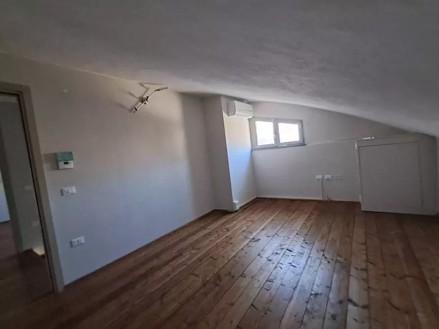 Immagine 13 di Casa indipendente in vendita  a Ponsacco