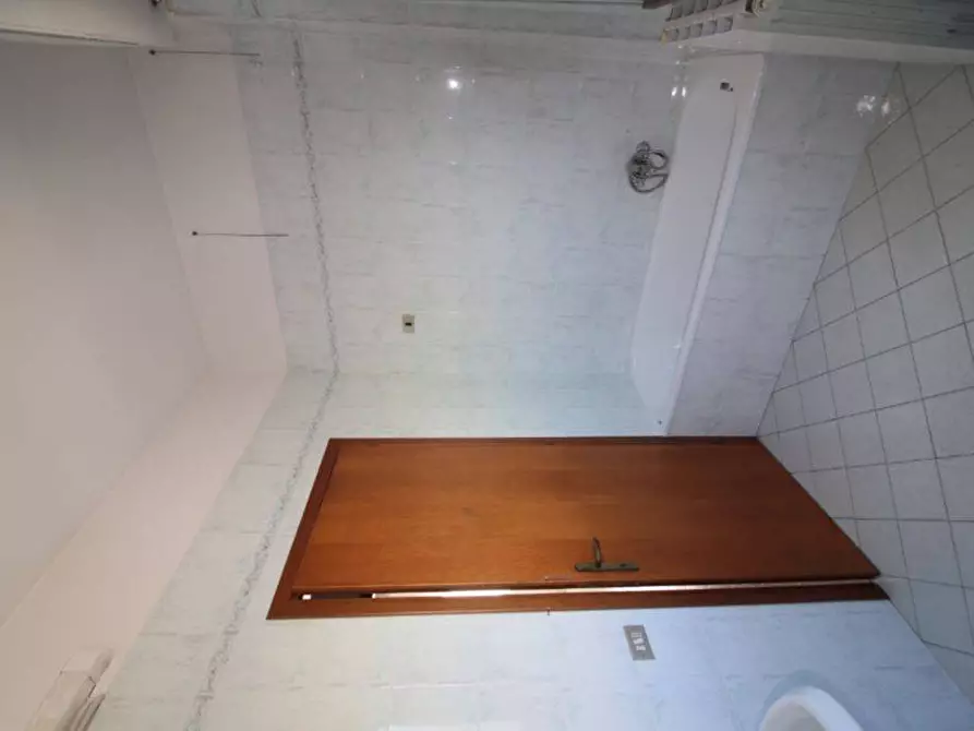 Immagine 11 di Ufficio in vendita  a Castelfranco Di Sotto