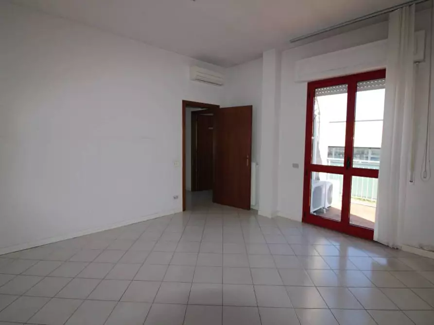 Immagine 15 di Ufficio in vendita  a Castelfranco Di Sotto