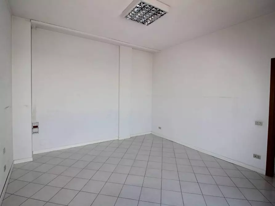 Immagine 14 di Ufficio in vendita  a Castelfranco Di Sotto