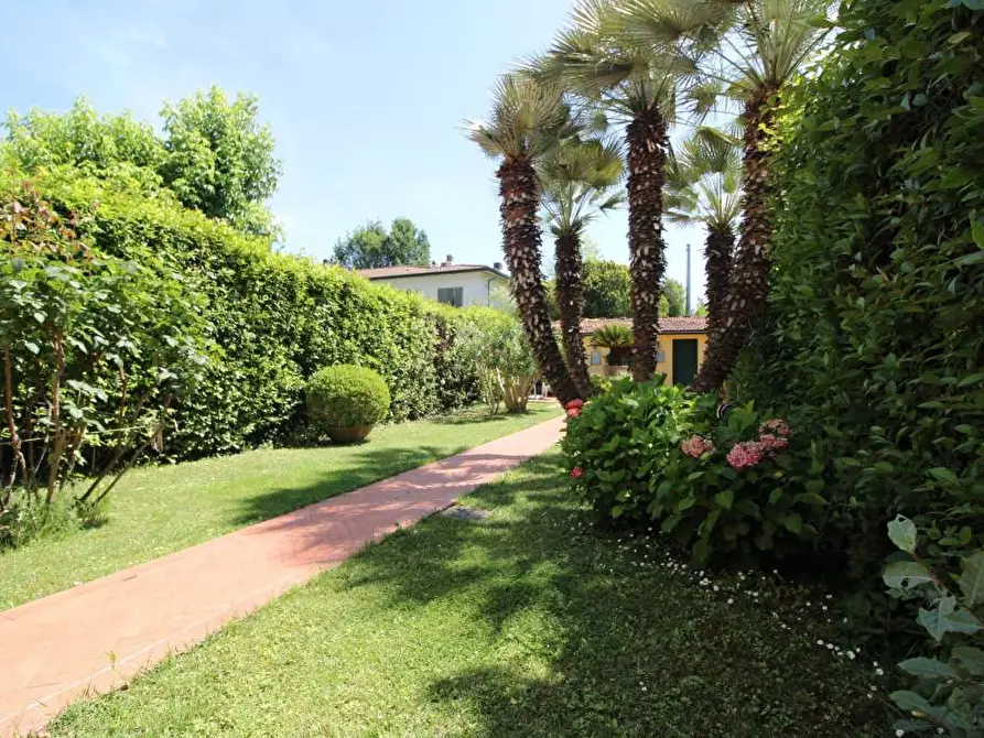 Immagine 1 di Casa indipendente in vendita  a Pontedera