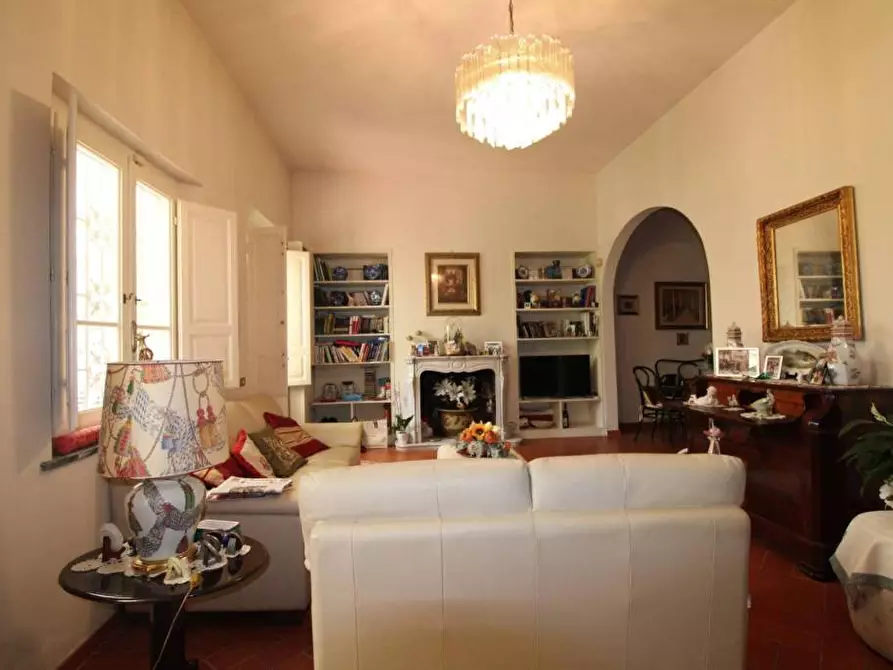 Immagine 7 di Casa indipendente in vendita  a Pontedera