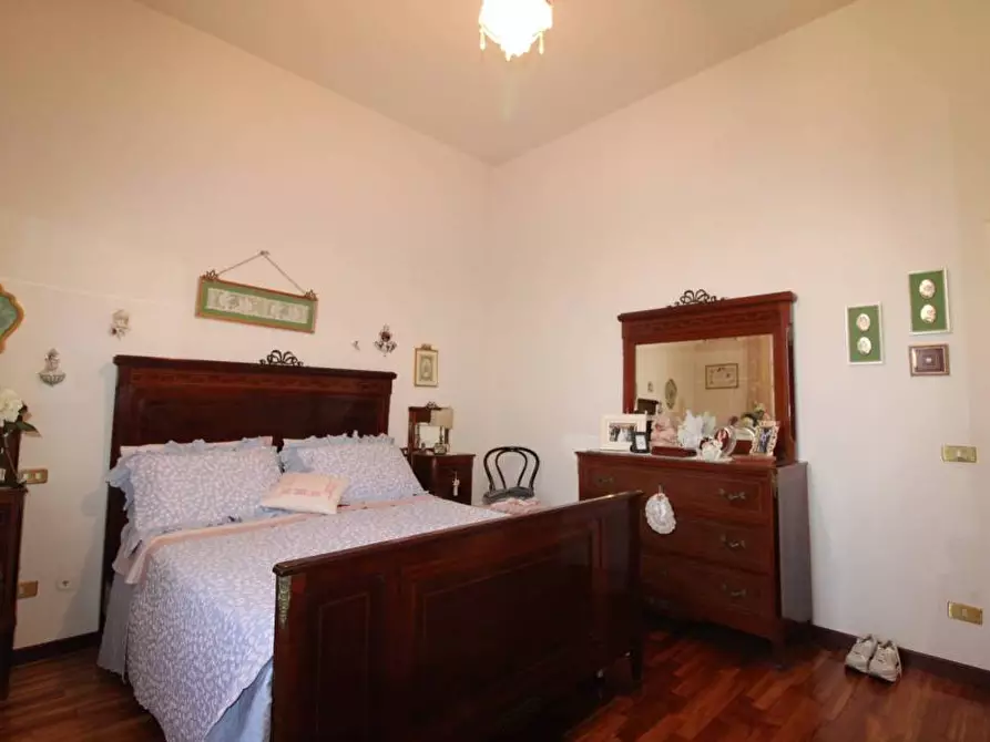 Immagine 17 di Casa indipendente in vendita  a Pontedera