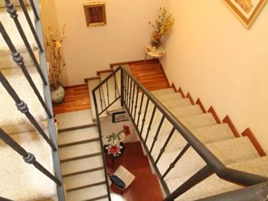 Immagine 15 di Casa indipendente in vendita  a Pontedera