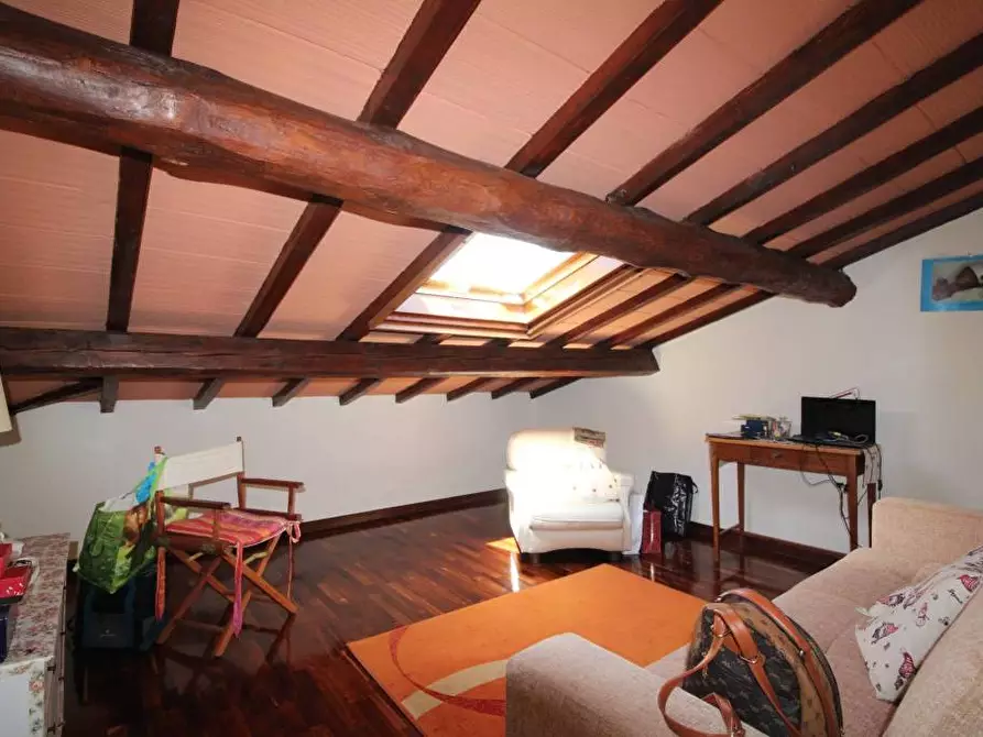 Immagine 37 di Casa indipendente in vendita  a Pontedera