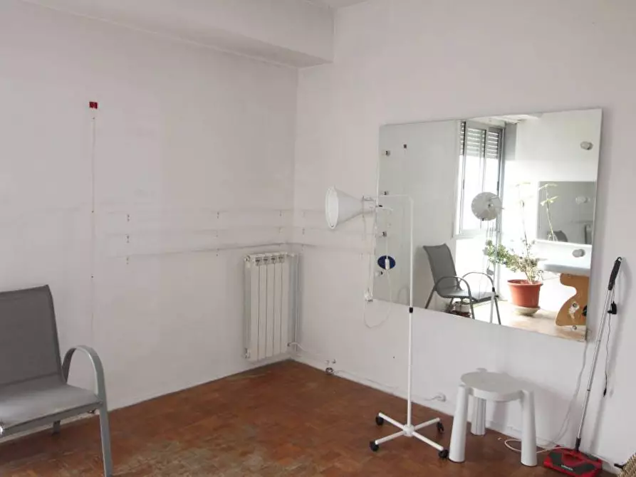 Immagine 16 di Appartamento in vendita  a Pontedera