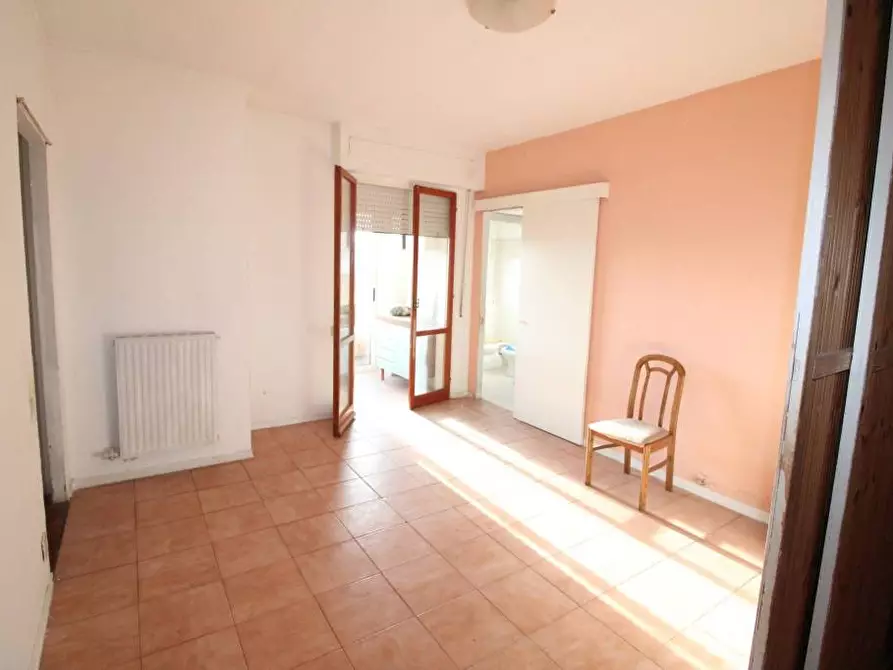 Immagine 9 di Mansarda in vendita  a Pontedera