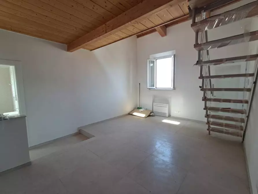 Immagine 11 di Appartamento in vendita  a Viareggio