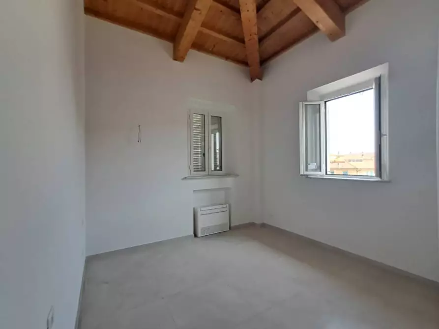 Immagine 17 di Appartamento in vendita  a Viareggio