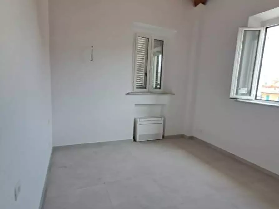 Immagine 13 di Appartamento in vendita  a Viareggio