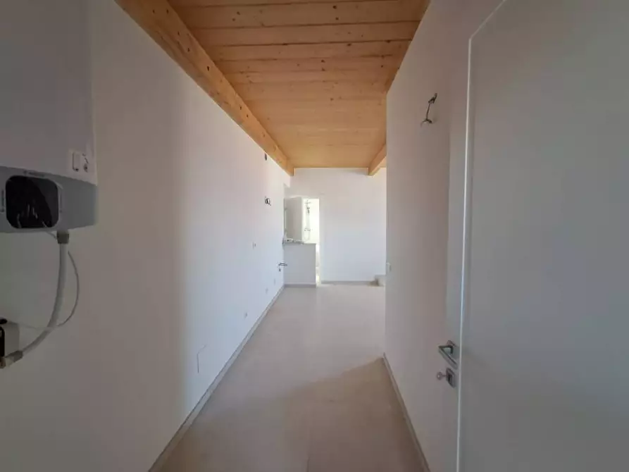 Immagine 7 di Appartamento in vendita  a Viareggio