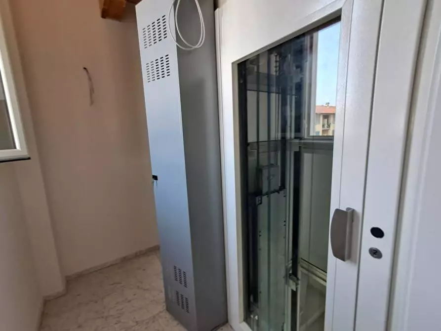 Immagine 23 di Appartamento in vendita  a Viareggio