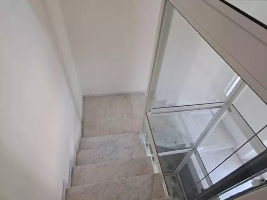 Immagine 22 di Appartamento in vendita  a Viareggio