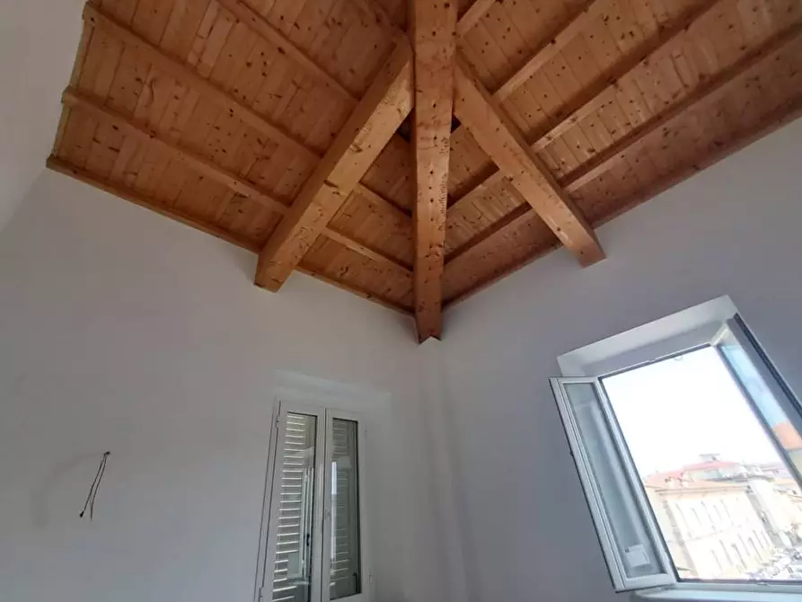 Immagine 31 di Appartamento in vendita  a Viareggio