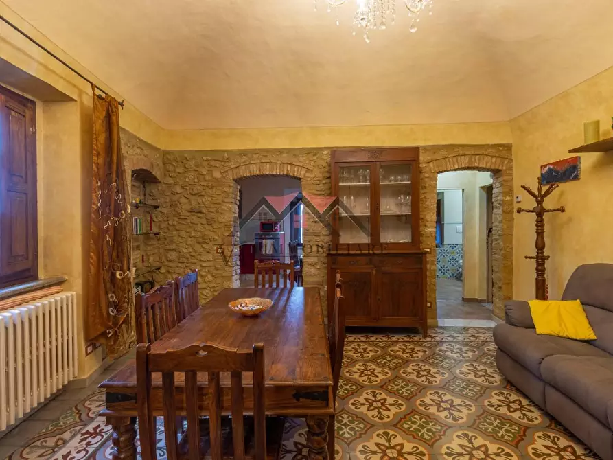 Immagine 2 di Appartamento in vendita  a Pomarance