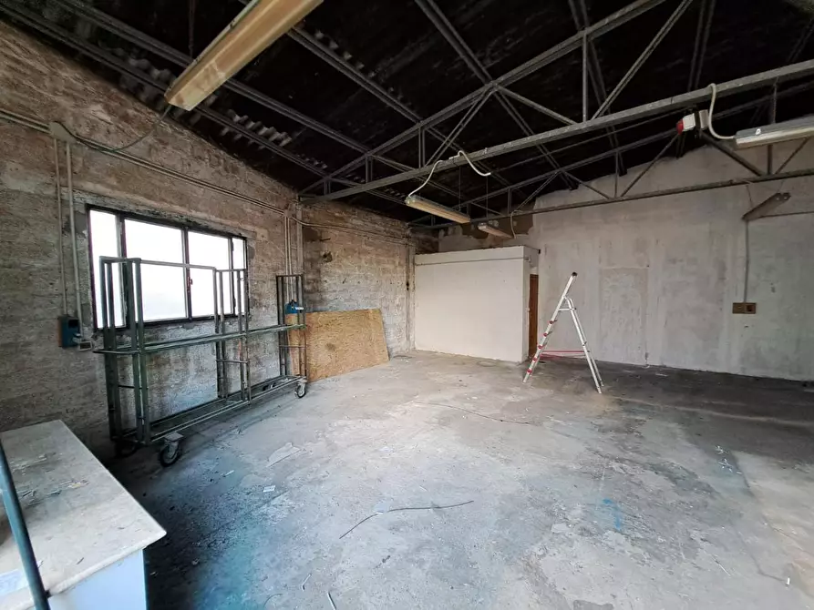 Immagine 3 di Attività artigianale in vendita  a Peccioli