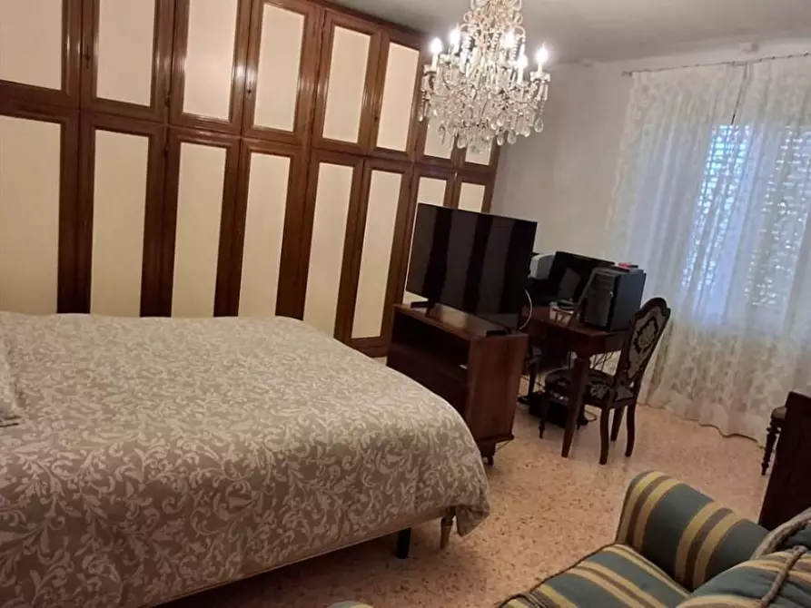 Immagine 13 di Casa bifamiliare in vendita  a Lucca