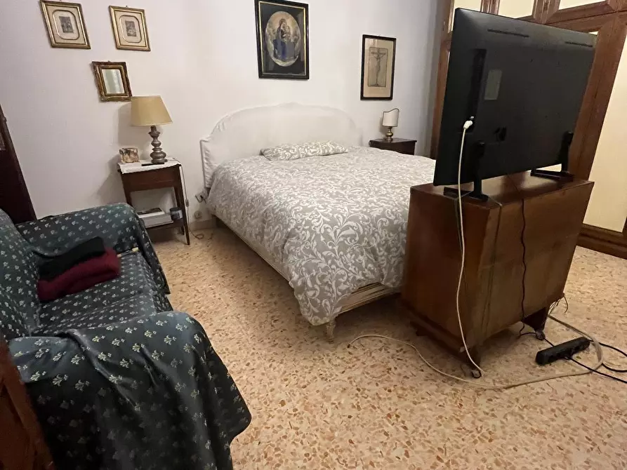 Immagine 19 di Casa bifamiliare in vendita  a Lucca