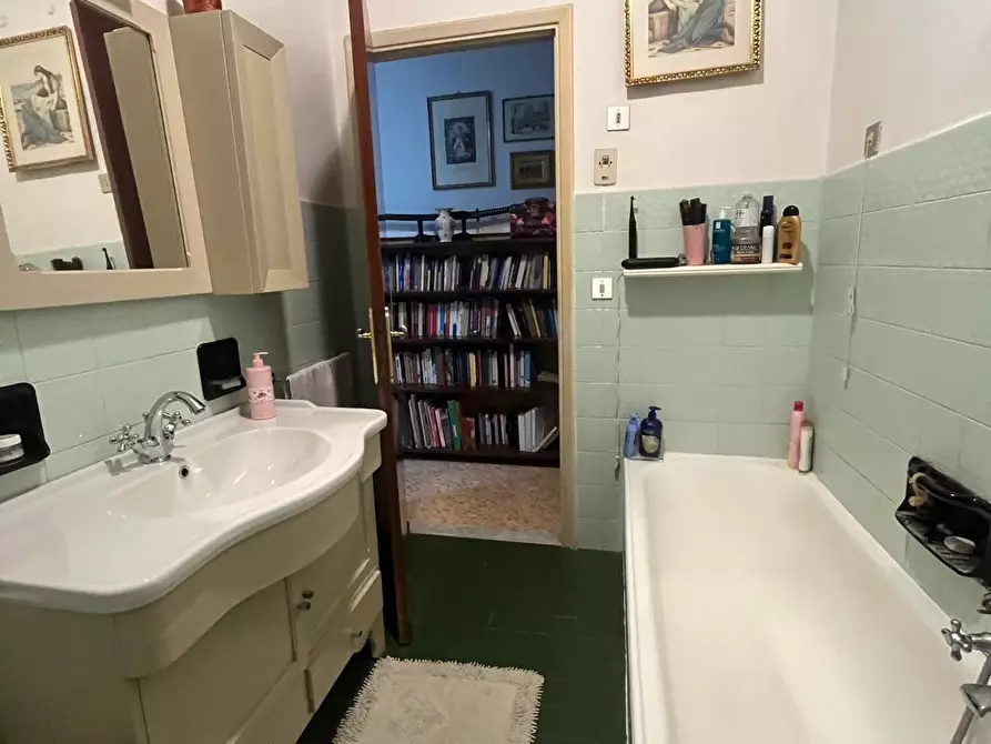 Immagine 22 di Casa bifamiliare in vendita  a Lucca