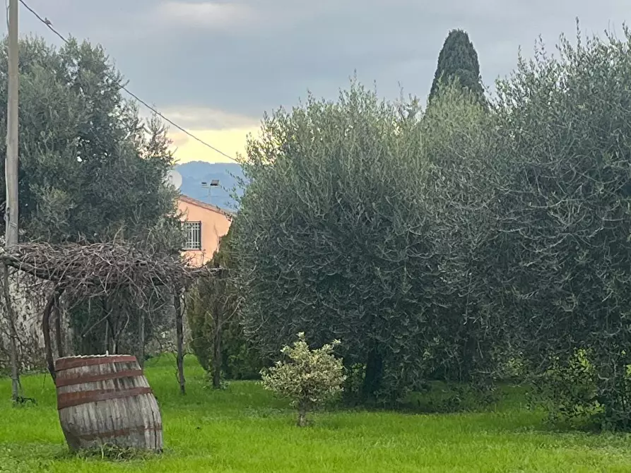 Immagine 33 di Casa bifamiliare in vendita  a Lucca