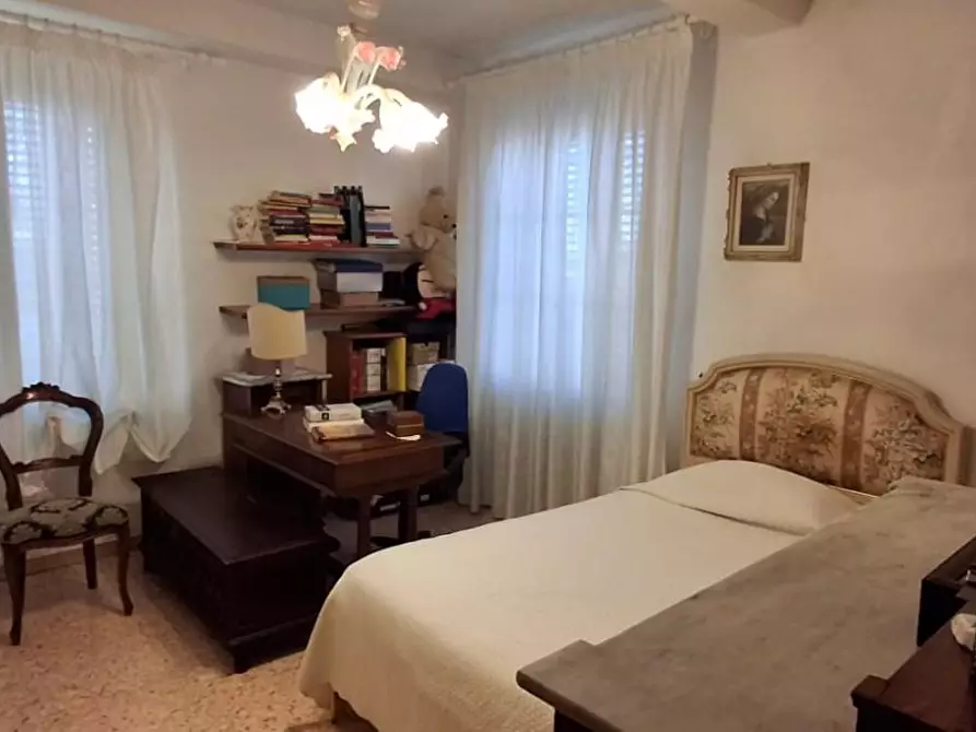 Immagine 14 di Casa bifamiliare in vendita  a Lucca