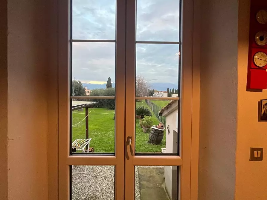 Immagine 17 di Casa bifamiliare in vendita  a Lucca