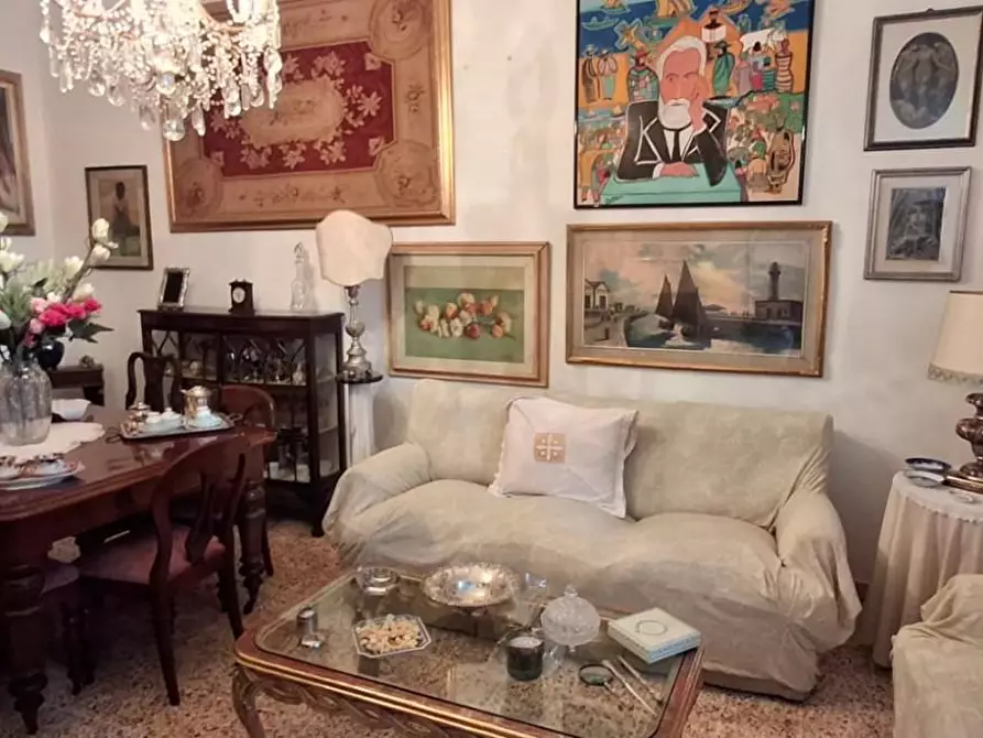 Immagine 3 di Casa bifamiliare in vendita  a Lucca