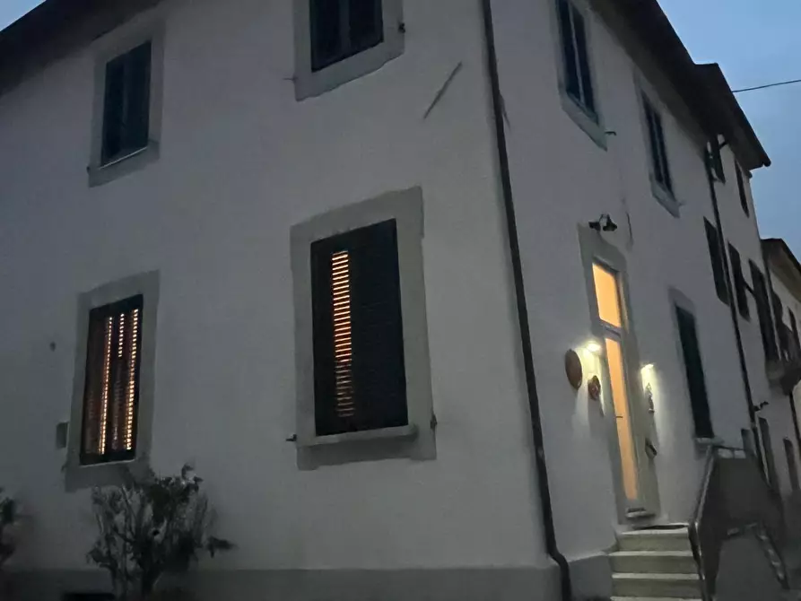 Immagine 29 di Casa bifamiliare in vendita  a Lucca