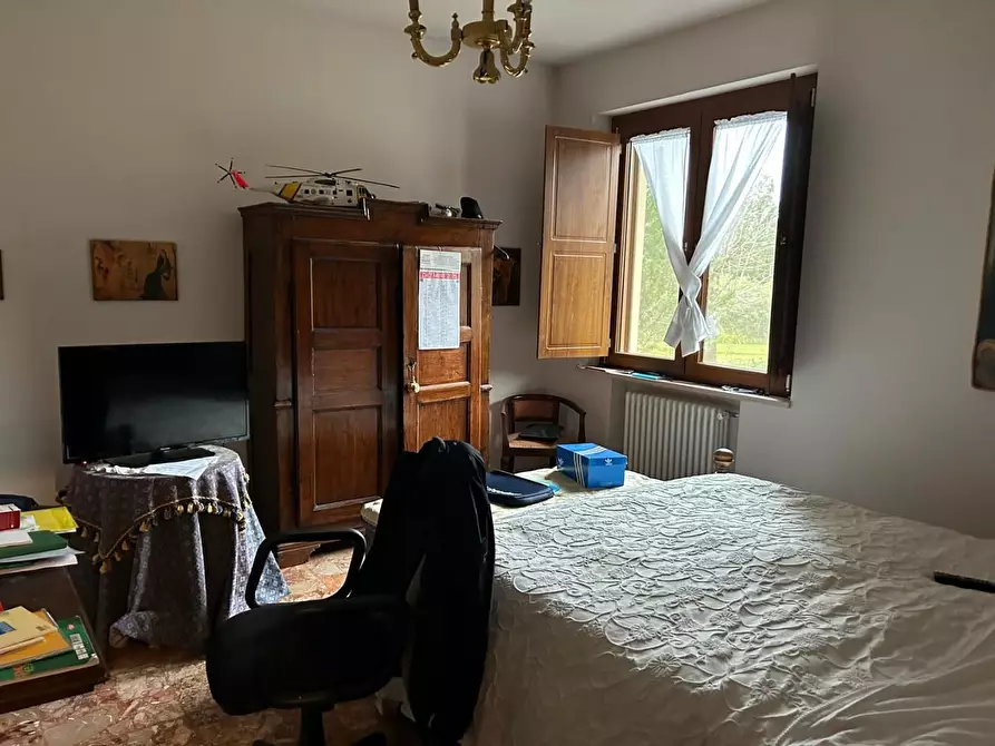 Immagine 13 di Villa in vendita  a Siena