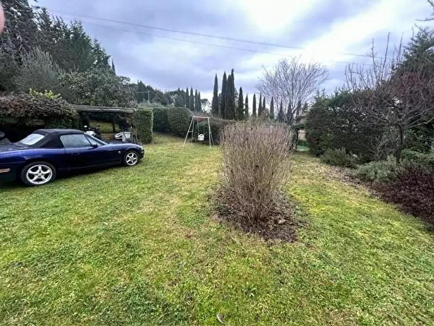 Immagine 14 di Villa in vendita  a Siena