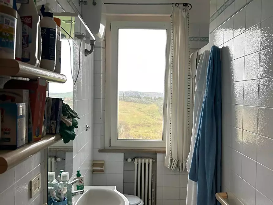 Immagine 12 di Villa in vendita  a Siena