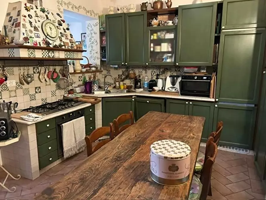 Immagine 4 di Villa in vendita  a Siena