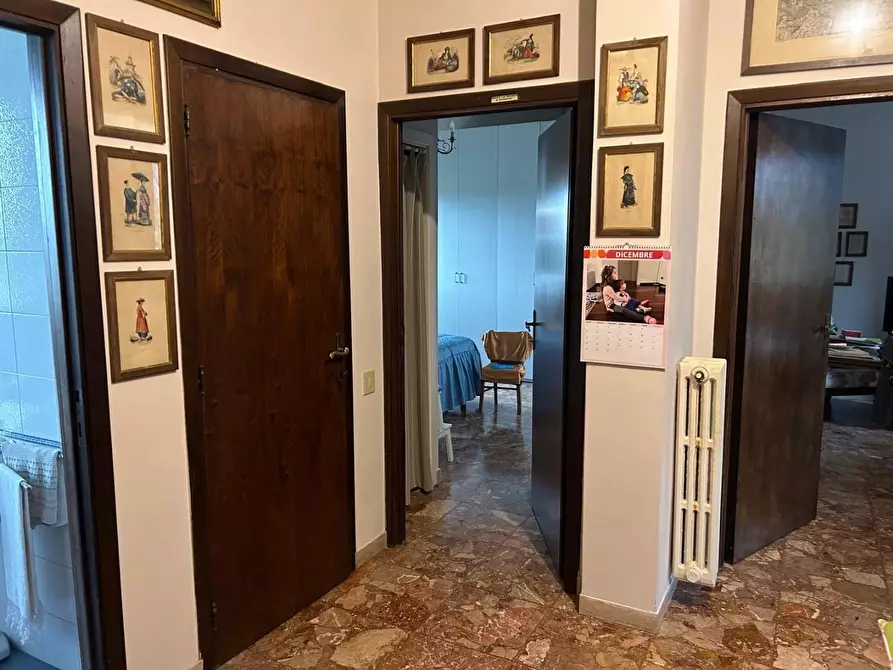 Immagine 16 di Villa in vendita  a Siena