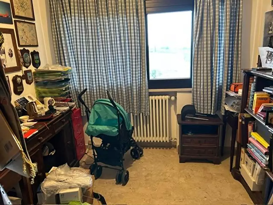 Immagine 10 di Villa in vendita  a Siena