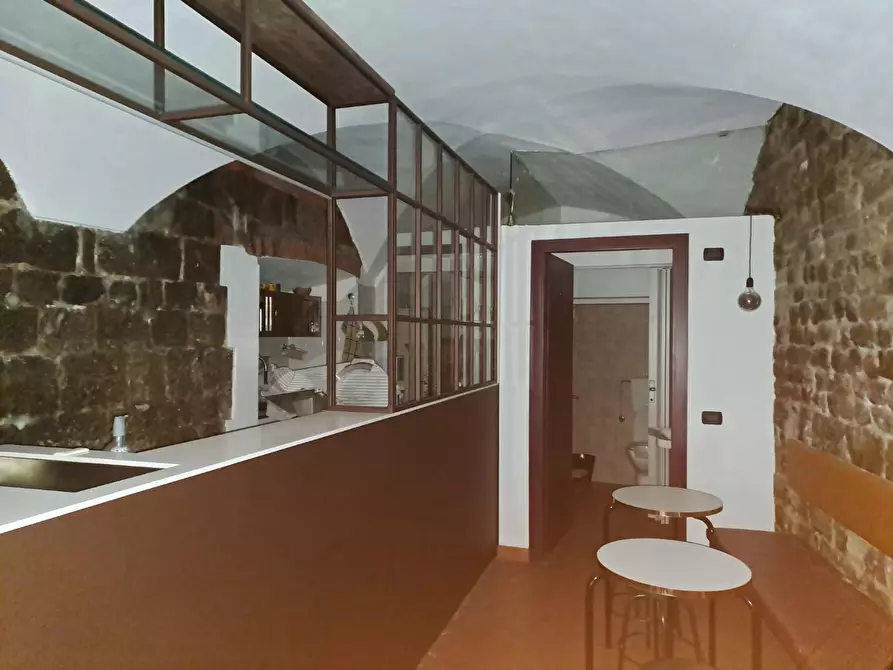 Immagine 1 di Locale commerciale in affitto  a Pisa