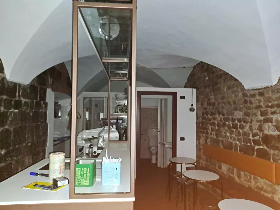 Immagine 2 di Locale commerciale in affitto  a Pisa