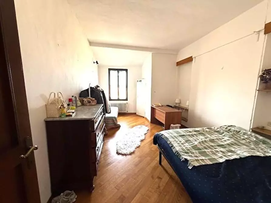 Immagine 19 di Appartamento in vendita  a Siena