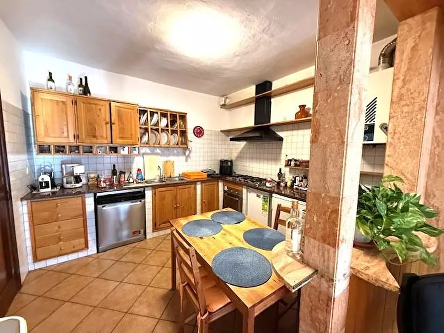 Immagine 7 di Appartamento in vendita  a Siena