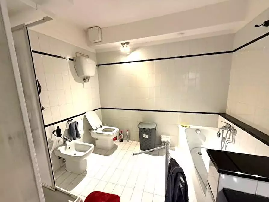 Immagine 13 di Appartamento in vendita  a Siena