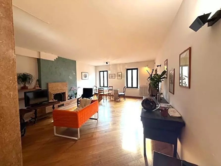 Immagine 6 di Appartamento in vendita  a Siena