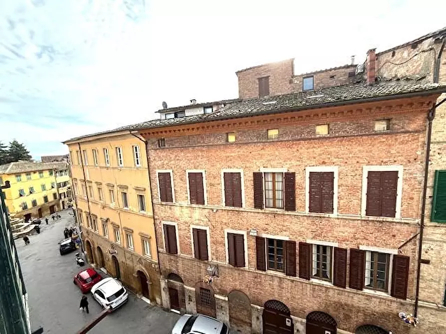 Immagine 23 di Appartamento in vendita  a Siena