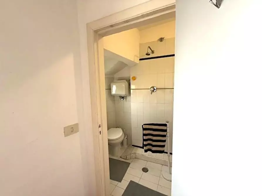 Immagine 20 di Appartamento in vendita  a Siena