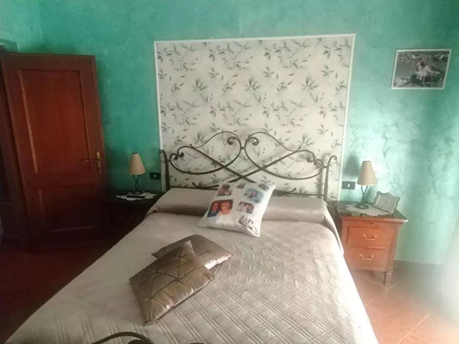 Immagine 32 di Villa in vendita  a Massa