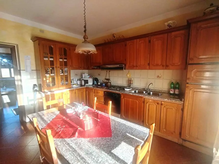 Immagine 25 di Villa in vendita  a Massa