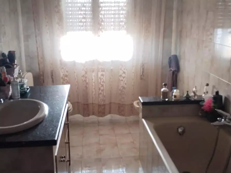 Immagine 29 di Villa in vendita  a Massa