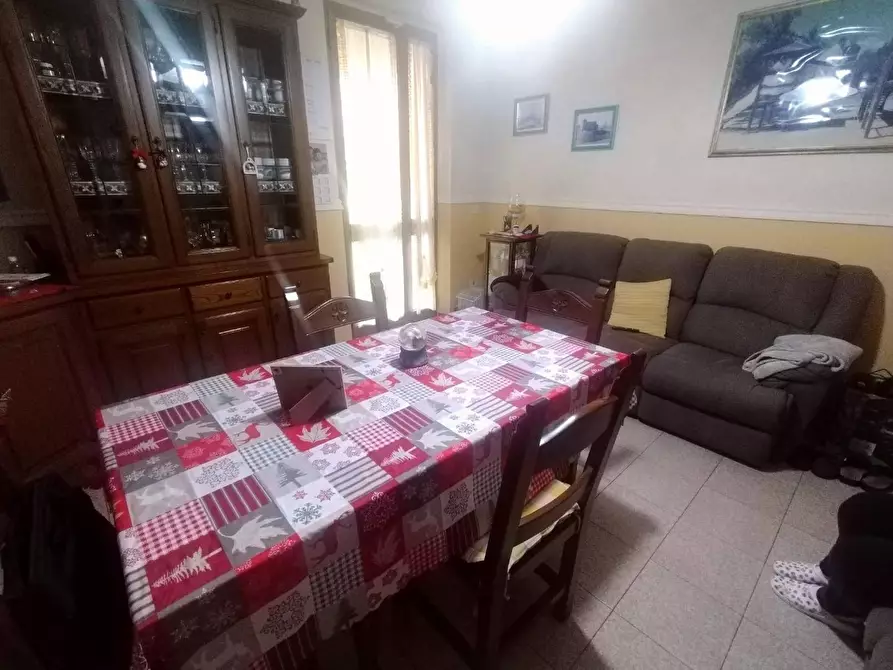 Immagine 19 di Villa in vendita  a Massa