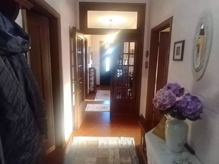 Immagine 34 di Villa in vendita  a Massa