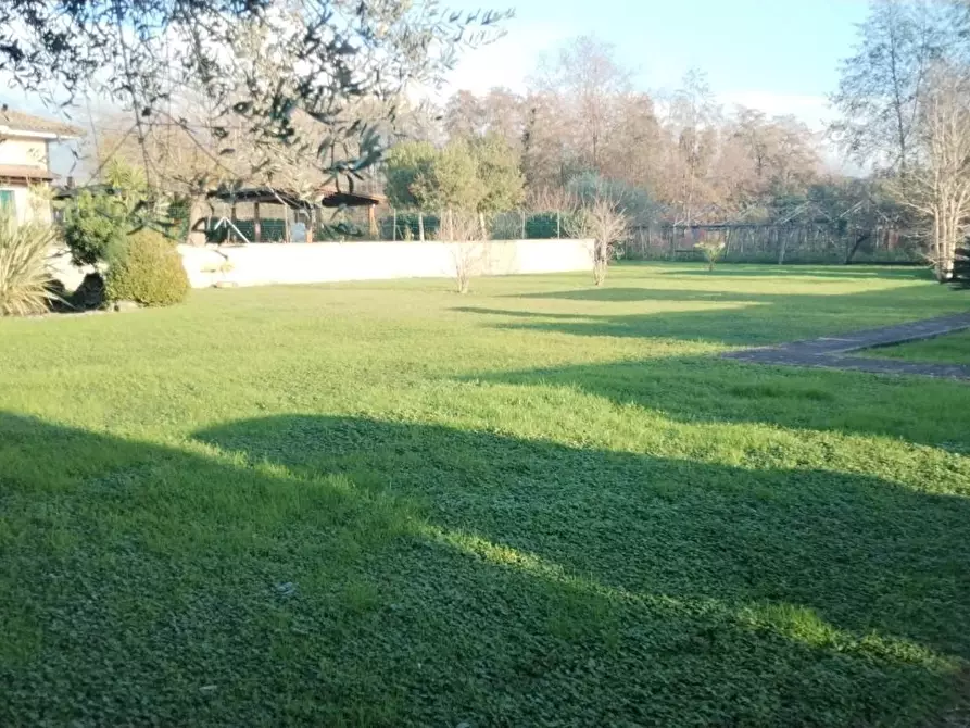 Immagine 9 di Villa in vendita  a Massa