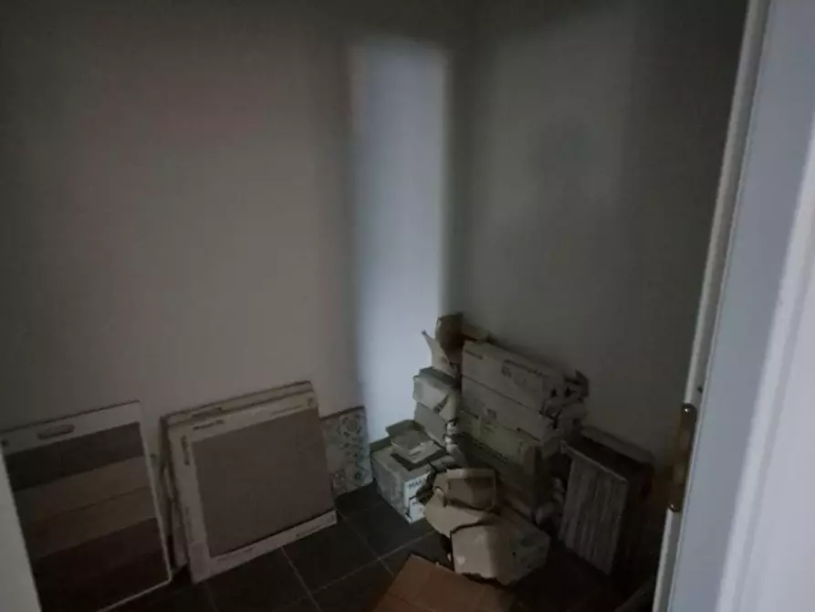 Immagine 5 di Ufficio in affitto  a Bientina