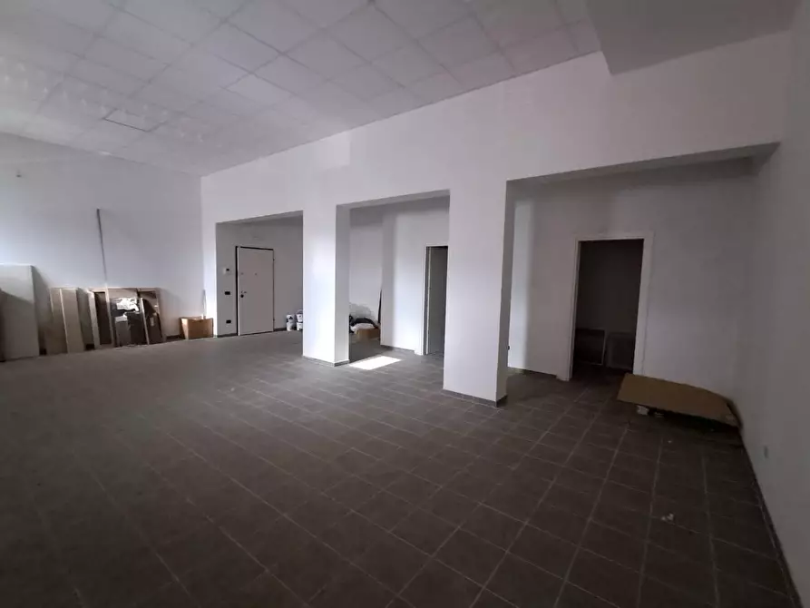 Immagine 2 di Ufficio in affitto  a Bientina